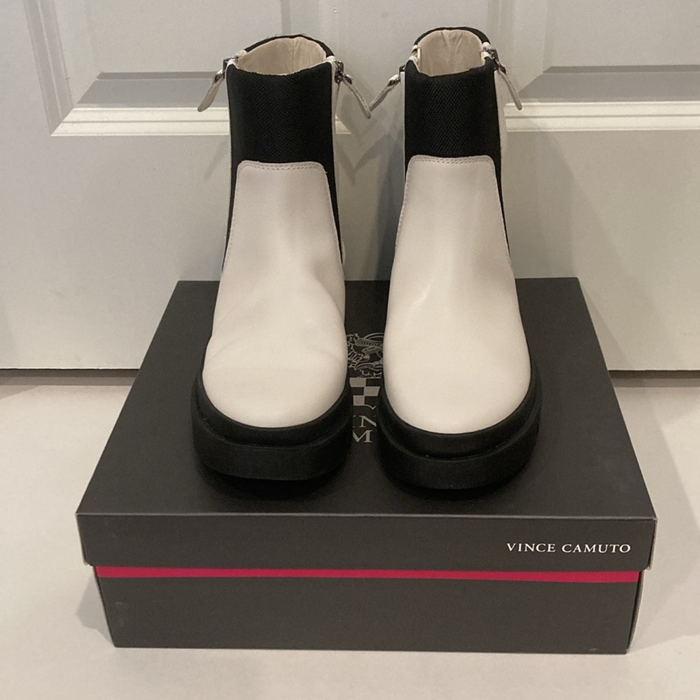 NIB Vince Camuto Kaskona Boots, Size Women’s 8.5,‎ Coconut Cream, Lug sole - Picture 4 of 9